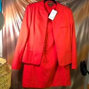 Vintage 1980’s Sergio Valente red skirt suit. Size 13‎ 40” chest  27” waist 202
